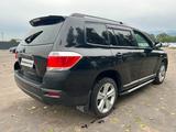 Toyota Highlander 2013 года за 9 980 700 тг. в Алматы – фото 3
