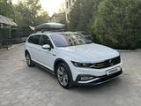 Volkswagen Passat 2022 года за 22 500 000 тг. в Астана