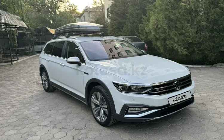 Volkswagen Passat 2022 года за 22 500 000 тг. в Астана