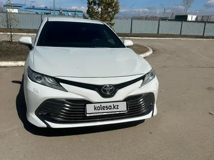 Toyota Camry 2018 года за 15 200 000 тг. в Жетысай