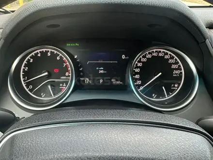 Toyota Camry 2018 года за 15 200 000 тг. в Жетысай – фото 7