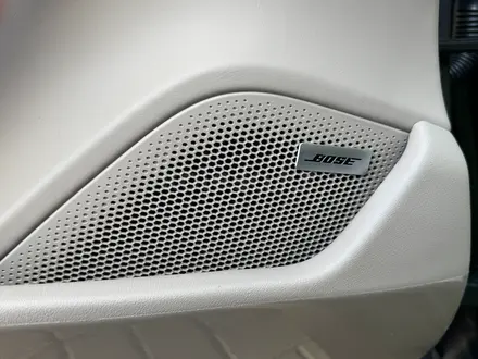 Porsche Taycan 2024 года за 55 000 000 тг. в Алматы – фото 26