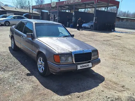 Mercedes-Benz E 230 1989 года за 950 000 тг. в Алматы – фото 4