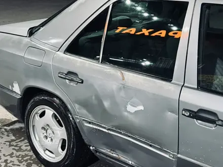 Mercedes-Benz E 230 1992 года за 800 000 тг. в Тараз – фото 6