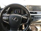 Lexus ES 250 2019 года за 18 000 000 тг. в Алматы – фото 3