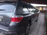 Toyota Highlander 2013 года за 14 300 000 тг. в Алматы – фото 3