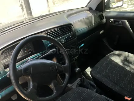 Volkswagen Golf 1995 года за 1 200 000 тг. в Шымкент – фото 9