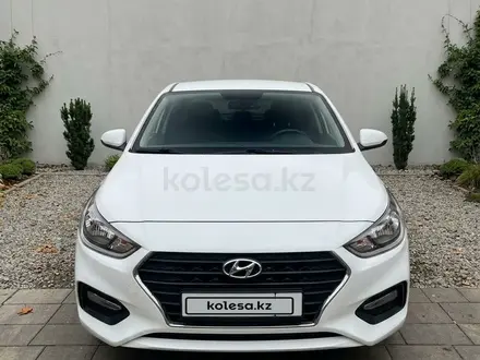 Hyundai Accent 2019 года за 7 000 000 тг. в Актобе – фото 2