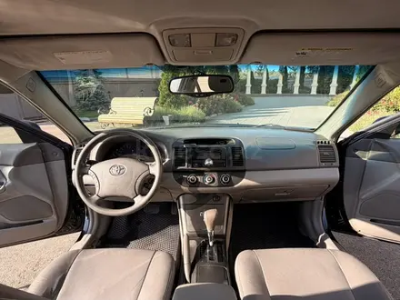 Toyota Camry 2004 года за 4 350 000 тг. в Алматы – фото 14