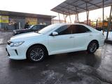 Toyota Camry 2015 годаүшін10 800 000 тг. в Шымкент – фото 2