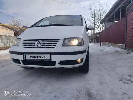 Volkswagen Sharan 2001 года за 2 900 000 тг. в Алматы – фото 4