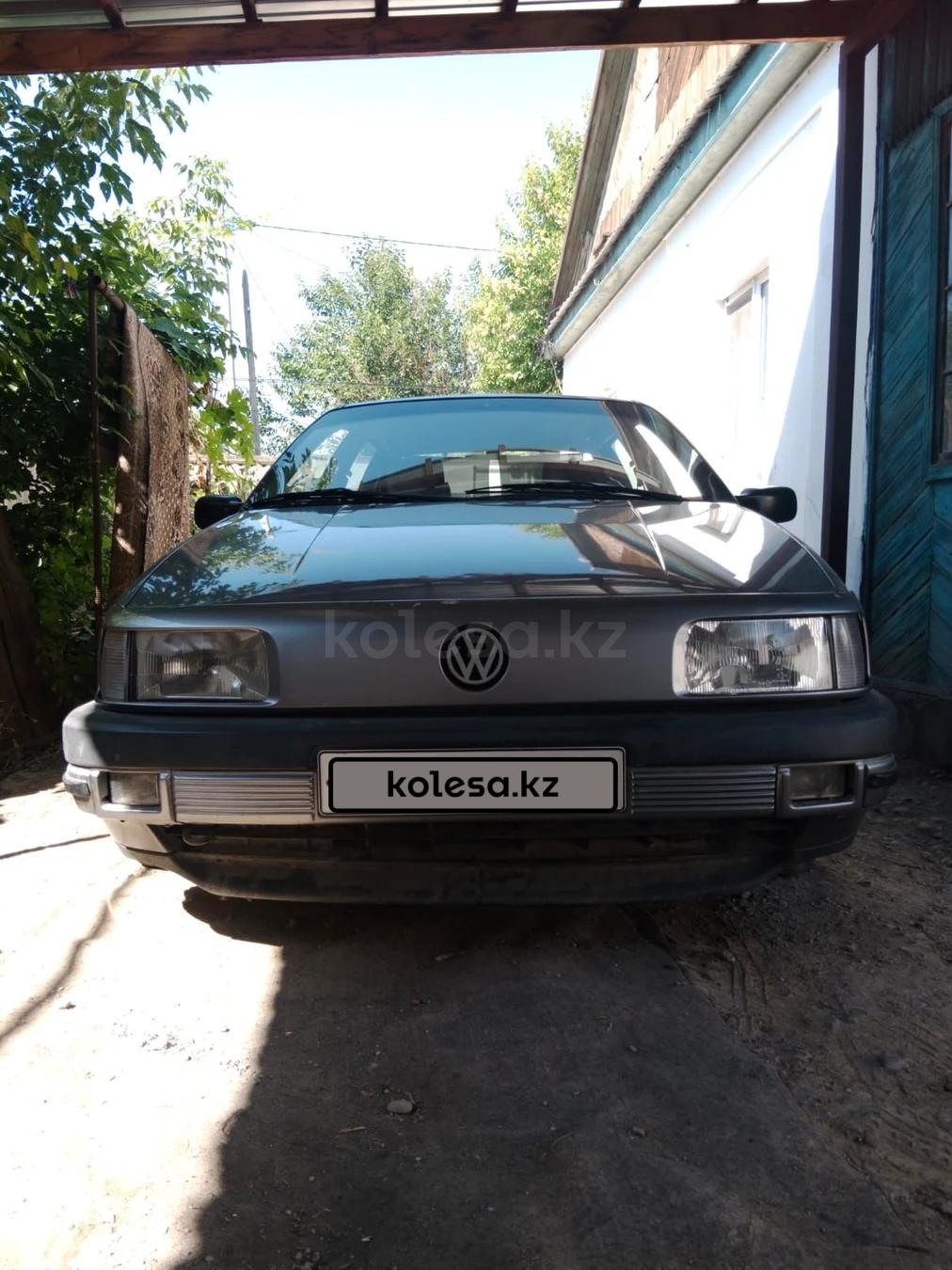 Volkswagen Passat 1992 г.