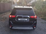 Mitsubishi Outlander 2018 годаүшін8 700 000 тг. в Актобе – фото 5