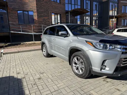 Toyota Highlander 2016 года за 14 800 000 тг. в Актобе – фото 2