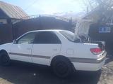 Toyota Carina 1996 годаүшін2 400 000 тг. в Усть-Каменогорск