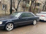Mercedes-Benz E 220 1993 года за 3 900 000 тг. в Алматы – фото 2