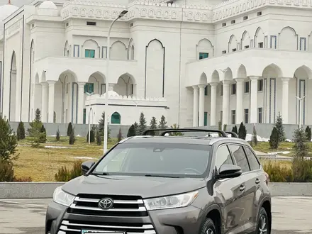 Toyota Highlander 2019 года за 19 500 000 тг. в Алматы