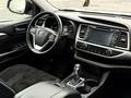 Toyota Highlander 2019 годаүшін19 500 000 тг. в Алматы – фото 9