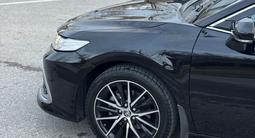 Toyota Camry 2021 года за 15 000 000 тг. в Шымкент – фото 4