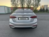 Hyundai Solaris 2020 годаfor7 450 000 тг. в Караганда – фото 2