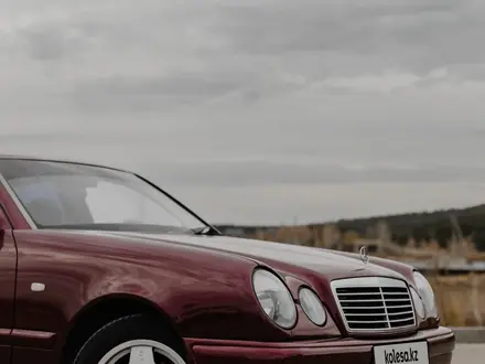 Mercedes-Benz E 230 1996 года за 3 000 000 тг. в Астана