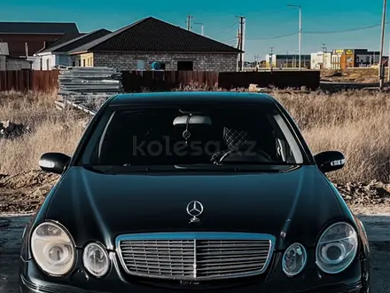Mercedes-Benz E 240 2002 года за 4 600 000 тг. в Атырау – фото 4
