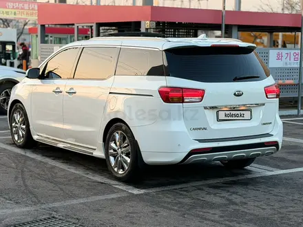 Kia Carnival 2015 года за 10 700 000 тг. в Шымкент – фото 3