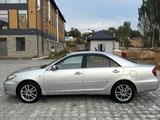 Toyota Camry 2004 года за 4 500 000 тг. в Алматы – фото 2