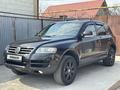 Volkswagen Touareg 2005 года за 4 200 000 тг. в Алматы – фото 2