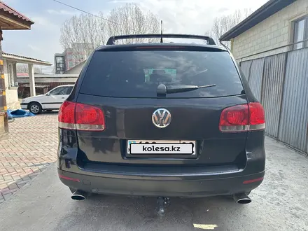 Volkswagen Touareg 2005 года за 4 200 000 тг. в Алматы – фото 6