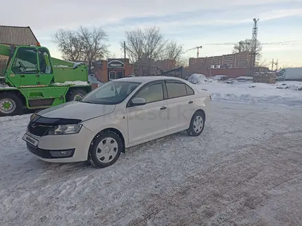 Skoda Rapid 2013 года за 5 000 000 тг. в Петропавловск – фото 2