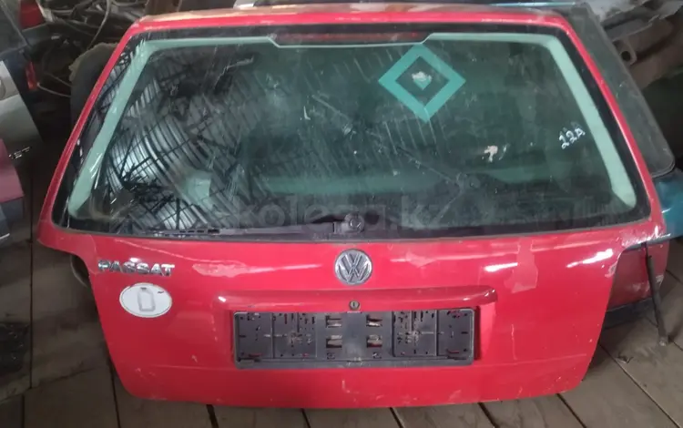 Крышка багажника Пассат Б5 ун-л за 50 000 тг. в Алматы