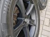 Зима с дисками. Лендкрузер.100/200. Лексус. Шины комплектом за 200 000 тг. в Алматы – фото 2