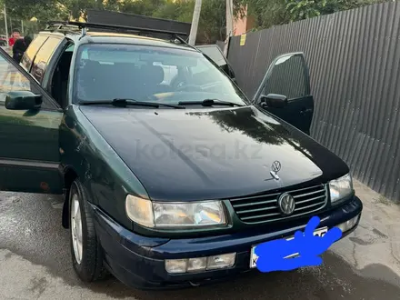 Volkswagen Passat 1995 года за 400 000 тг. в Алматы