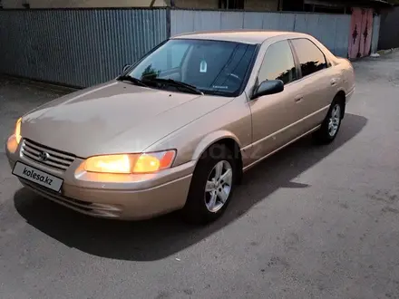 Toyota Camry 1998 года за 3 200 000 тг. в Алматы – фото 5