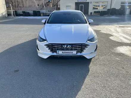 Hyundai Sonata 2022 года за 13 000 000 тг. в Экибастуз – фото 2