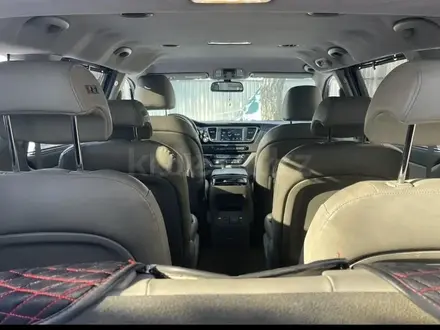 Kia Carnival 2018 года за 9 300 000 тг. в Алматы – фото 5