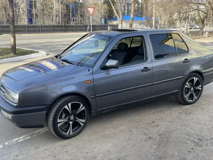 Volkswagen Vento 1993 года за 1 600 000 тг. в Павлодар