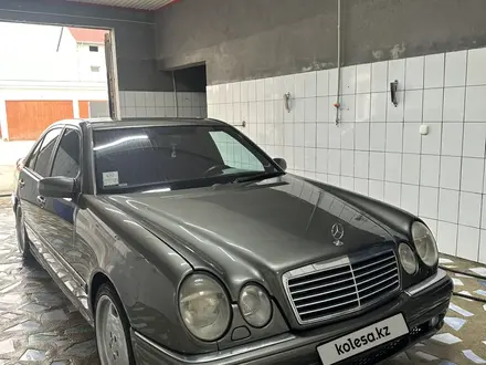 Mercedes-Benz E 320 1995 года за 4 900 000 тг. в Актау – фото 4