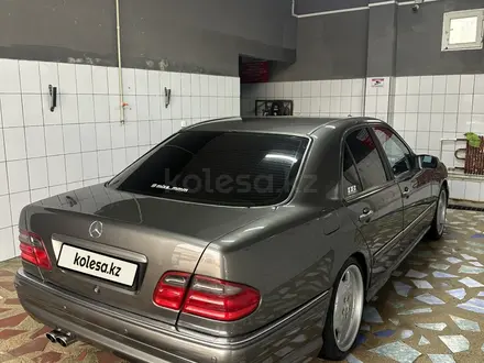 Mercedes-Benz E 320 1995 года за 4 900 000 тг. в Актау – фото 5