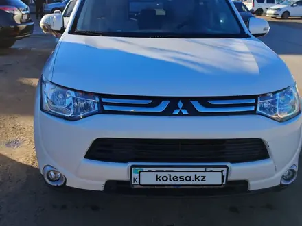 Mitsubishi Outlander 2014 года за 8 300 000 тг. в Актобе