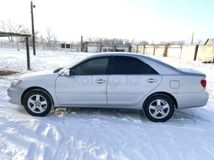 Toyota Camry 2005 года за 5 225 733 тг. в Усть-Каменогорск – фото 2