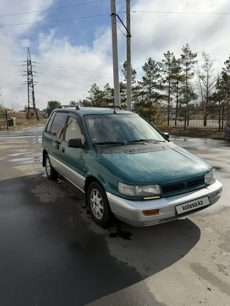 Mitsubishi Space Runner, 1992