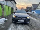 Toyota Camry 2018 годаүшін13 200 000 тг. в Алматы – фото 2