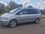 Volkswagen Sharan 2002 года за 3 500 000 тг. в Астана