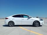 Hyundai Elantra 2018 года за 7 000 000 тг. в Балхаш – фото 2