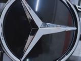 Решотка радиатора Mercedes-Benz GL166үшін140 000 тг. в Алматы – фото 2