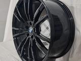 7050 BMW M5 R20 8, 5J 5x112 ET25 ЦО66, 6 Gloss Black за 440 000 тг. в Алматы – фото 3