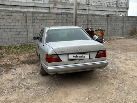 Mercedes-Benz E 230 1992 года за 1 700 000 тг. в Тараз – фото 3