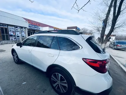 Subaru Outback 2018 года за 8 600 000 тг. в Актау – фото 3